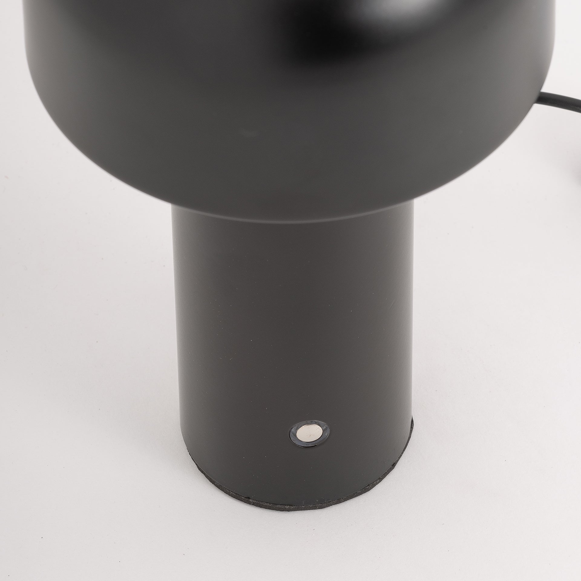 MALIK TABLE LAMP